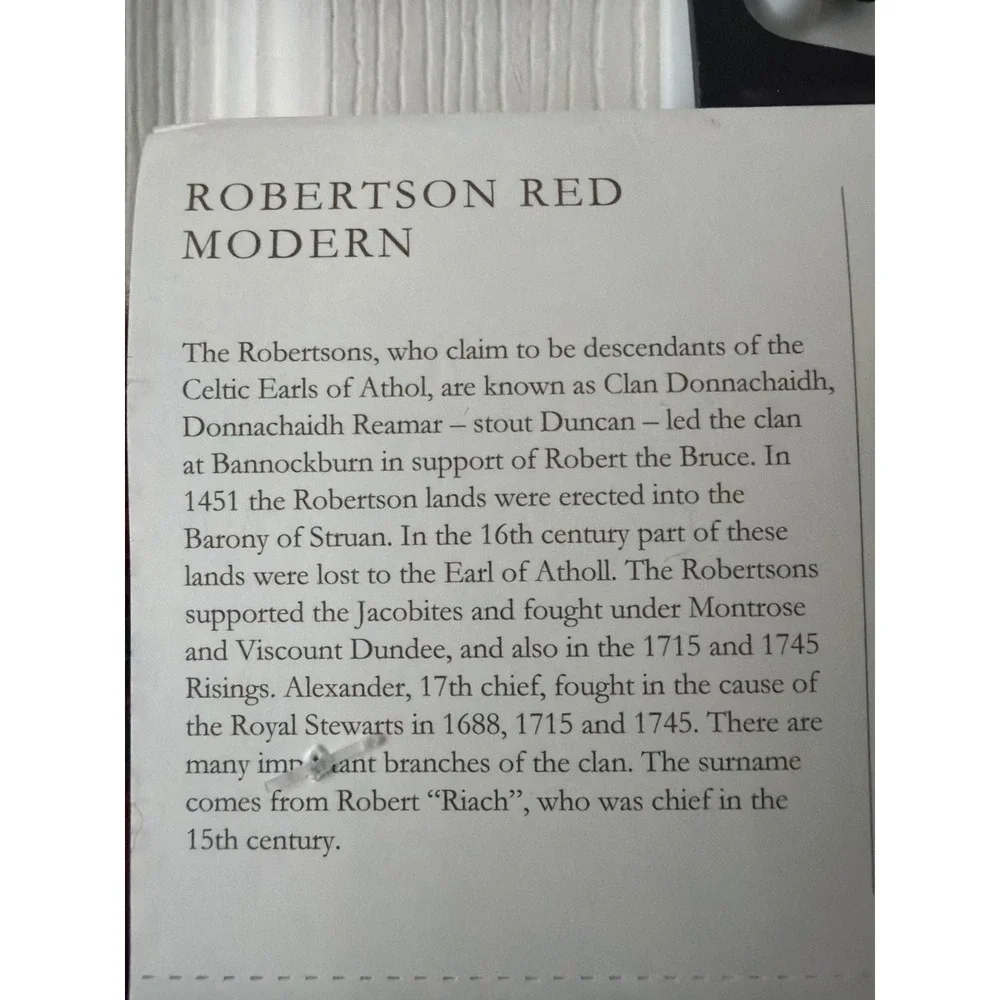 Lochcarron Scarf Unisex OS Robertson Red Modern Tartan Lambswool Plaid Scotland